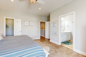 3 bedrooms, desk, iron/ironing board, WiFi