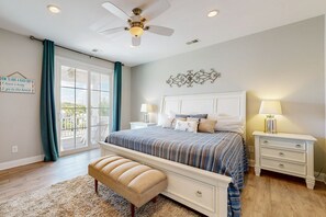 3 bedrooms, desk, iron/ironing board, WiFi