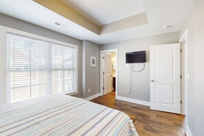 4 bedrooms, WiFi, bed sheets