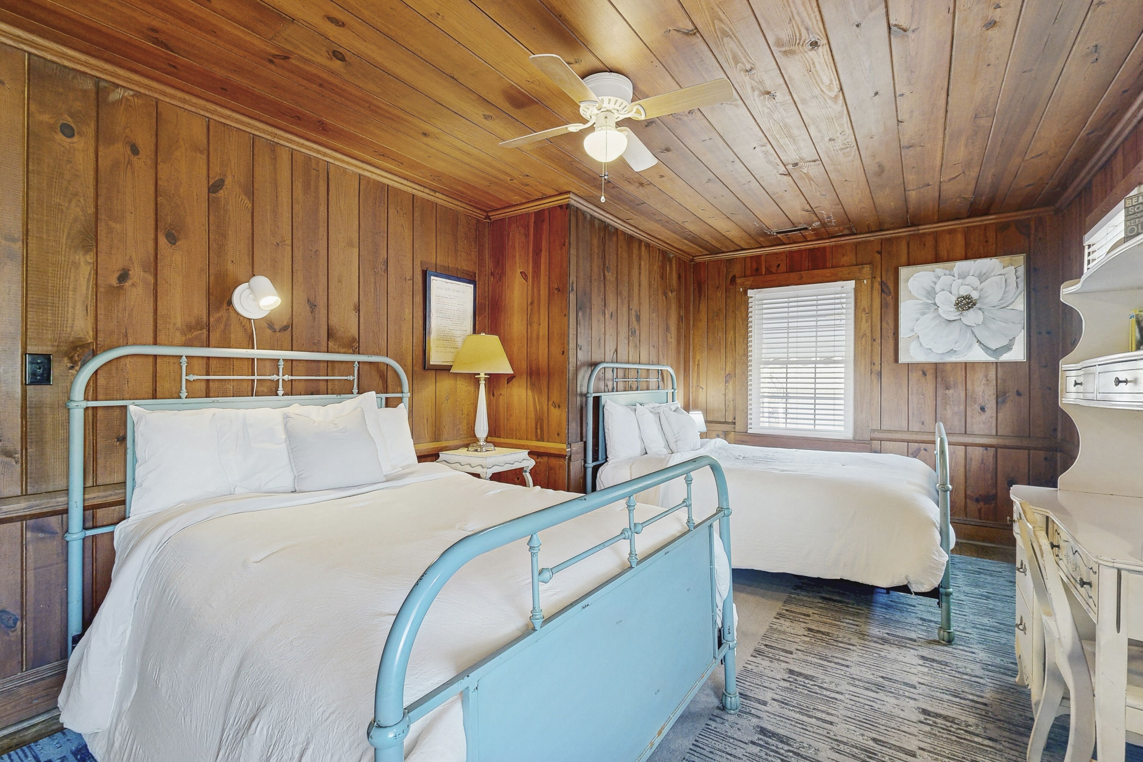 6 dormitorios, tabla de planchar con plancha, Internet y ropa de cama