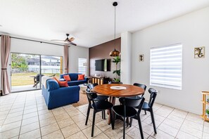 Interior - Kissimmee Family-sized Townhouse with resort amenities in a gated community (Kissimmee)