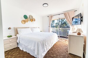 4 bedrooms, in-room safe, iron/ironing board, Internet - Kissimmee Family-sized Townhouse with resort amenities in a gated community (Kissimmee)