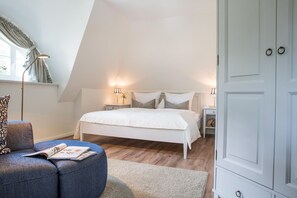 3 chambres, coffres-forts dans les chambres, bureau