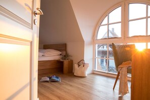 3 Schlafzimmer, Zimmersafe, Schreibtisch, Bügeleisen/Bügelbrett