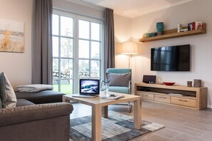 TV, fireplace, DVD player, stereo