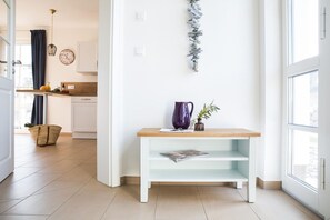 Unclassified image, 2 of 31, button