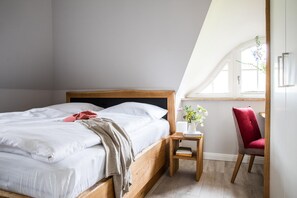 2 camere, una cassaforte in camera, una scrivania, ferro/asse da stiro