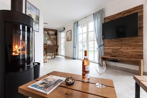 Unclassified image, 2 of 33, button