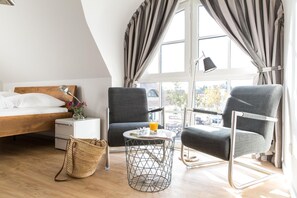 3 Schlafzimmer, Zimmersafe, Schreibtisch, Bügeleisen/Bügelbrett