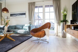 TV, fireplace, DVD player, stereo - Vacation home Seeadler 3 - Holiday home Seeadler 3 - Close to nature (Fuhlendorf)