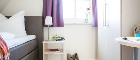 3 Schlafzimmer, Zimmersafe, Schreibtisch, Bügeleisen/Bügelbrett