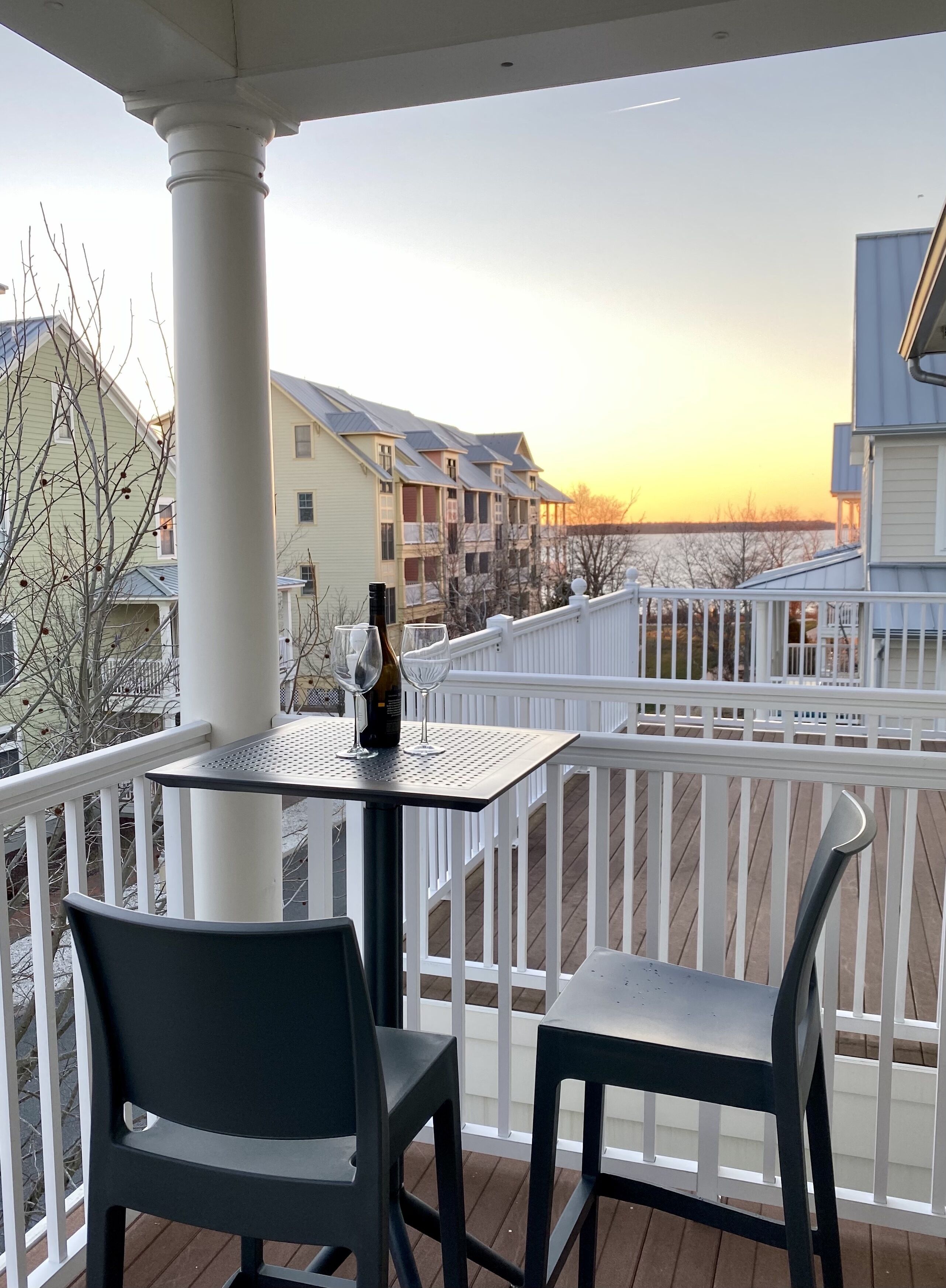 Sunset Island*Bay View*Indoor and Outdoor Pools*Walk to Beach!