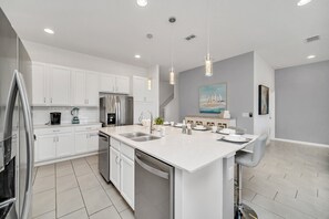 House (1 Bedroom) | Private kitchen | Microwave, oven, stovetop, dishwasher - Magnificent 12bd House Perfect for Family Gatherings, Close to Disney #12st8029 (Davenport)