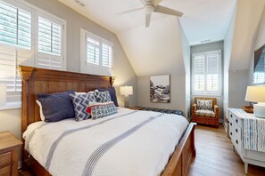 4 bedrooms, iron/ironing board, internet, bed sheets