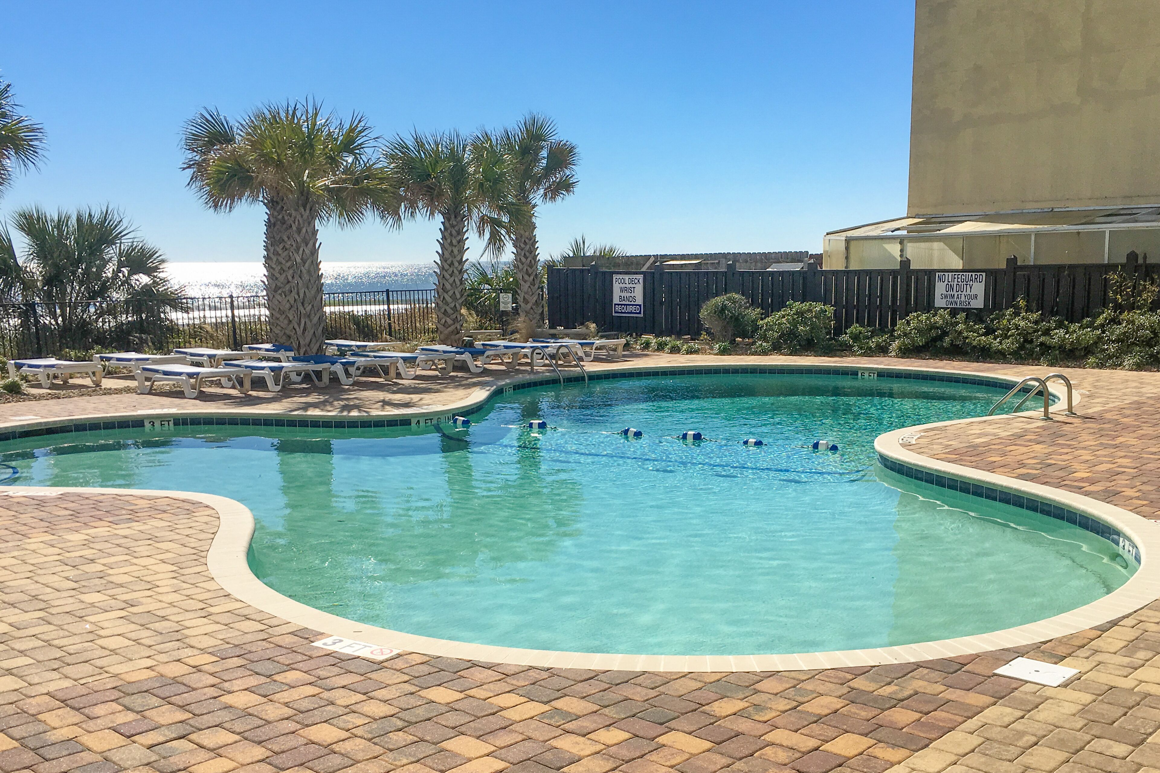 Oceanfront escape with views, pools, hot tubs, balcony & easy beach access