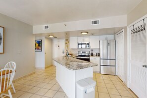 Fridge, microwave, oven, stovetop - Oceanfront escape with views, pools, hot tubs, balcony & easy beach access (Myrtle Beach)