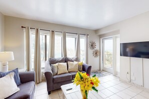 TV - Oceanfront escape with views, pools, hot tubs, balcony & easy beach access (Myrtle Beach)