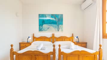 3 bedrooms, iron/ironing board, free WiFi, bed sheets