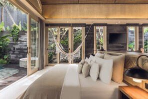 Ropa de cama de alta calidad, minibar, caja fuerte