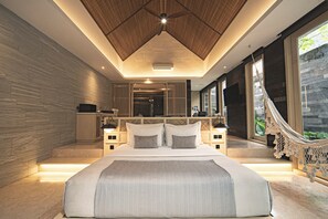 Smart 1 Bedroom Villa With Private Pool & Jacuzzi - Near Construction | Seprai premium, minibar, dan brankas