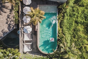 Indoor pool, outdoor pool - Astera Resort & Spa Canggu by Ini Vie Hospitality (Canggu)