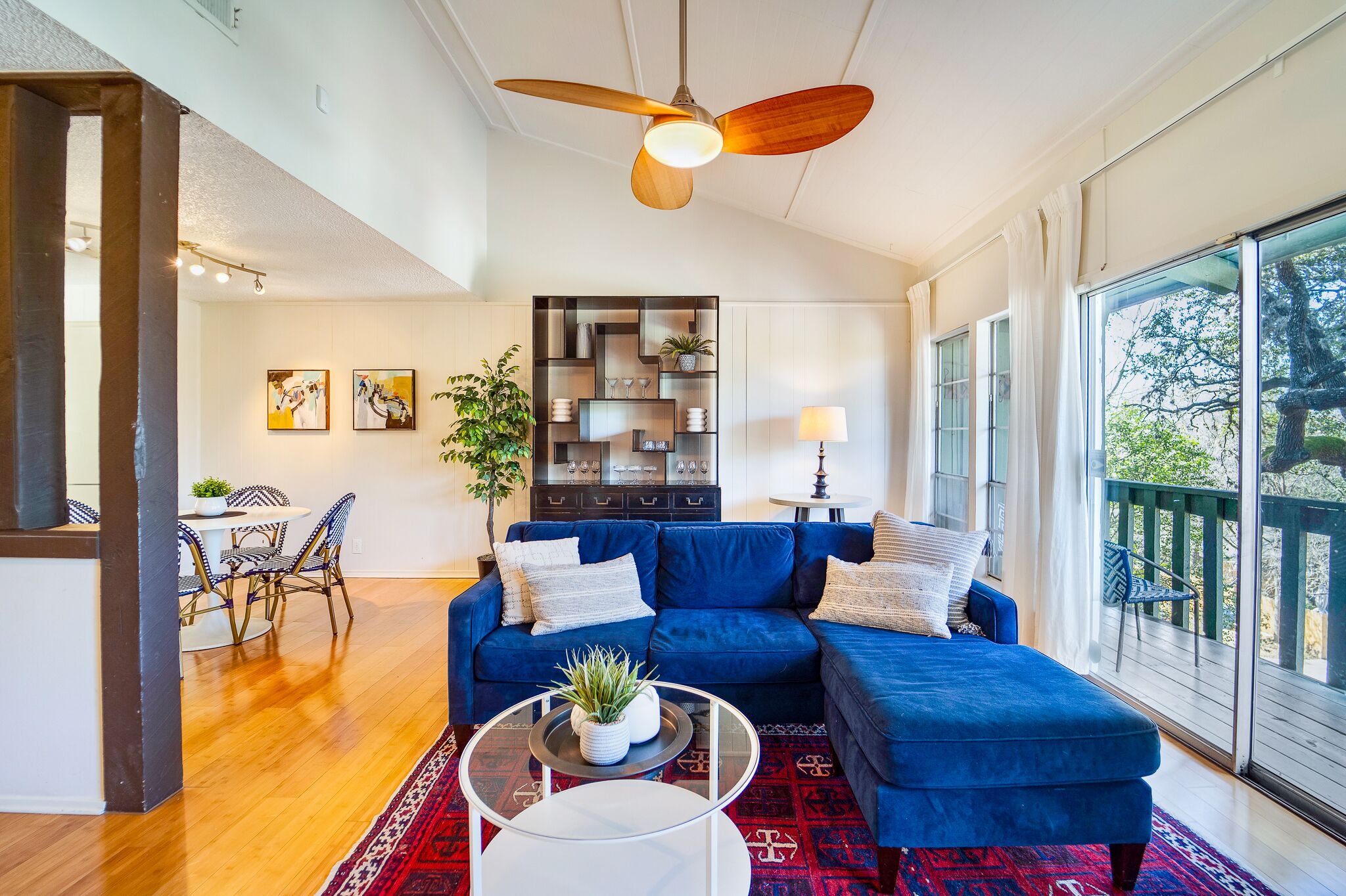 The Perch by Lodgewell >> Upstairs duplex near to Zilker Park