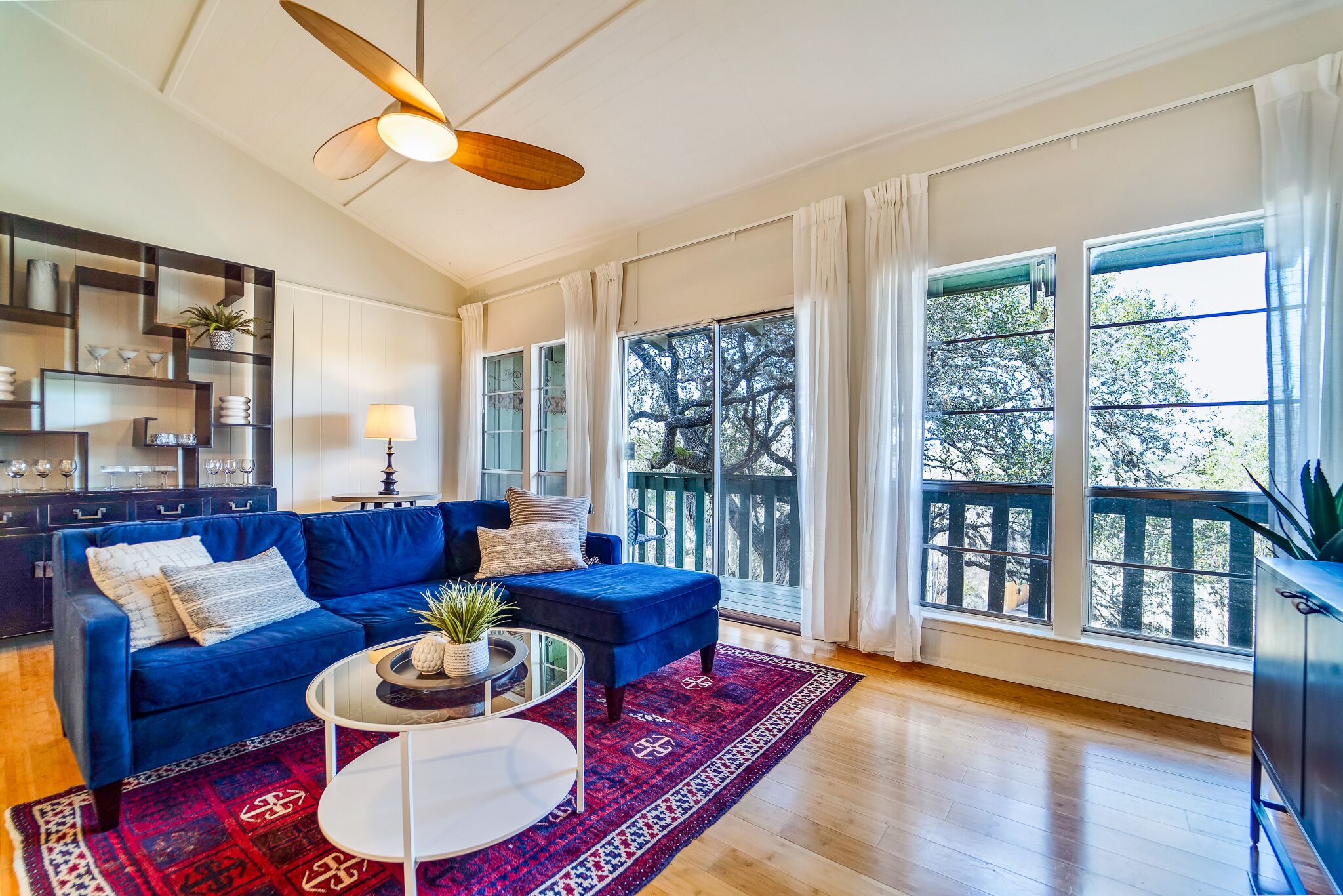 The Perch by Lodgewell >> Upstairs duplex near to Zilker Park