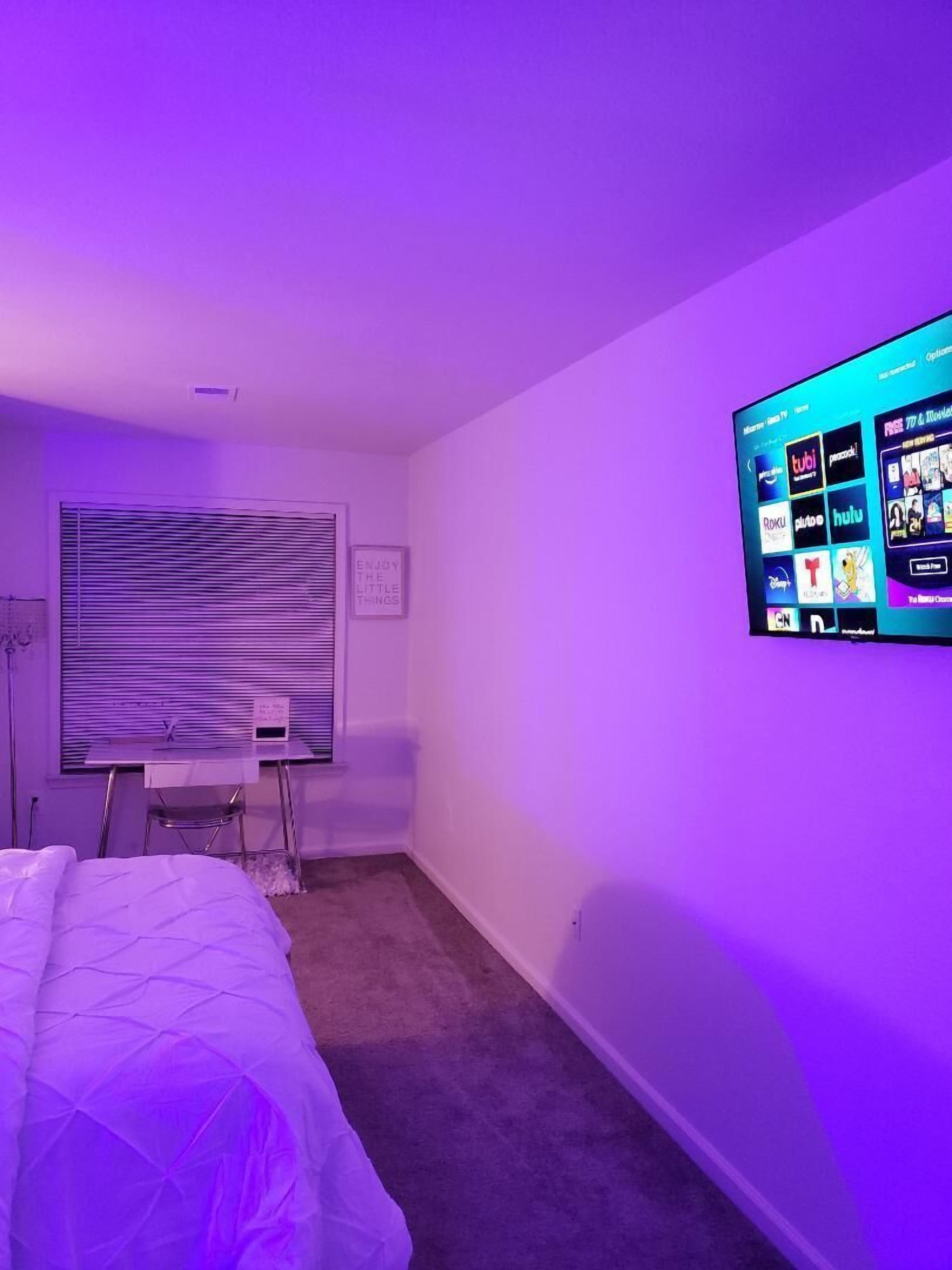 Lakeview Cozy Townhouse - 5 min from Hall Road