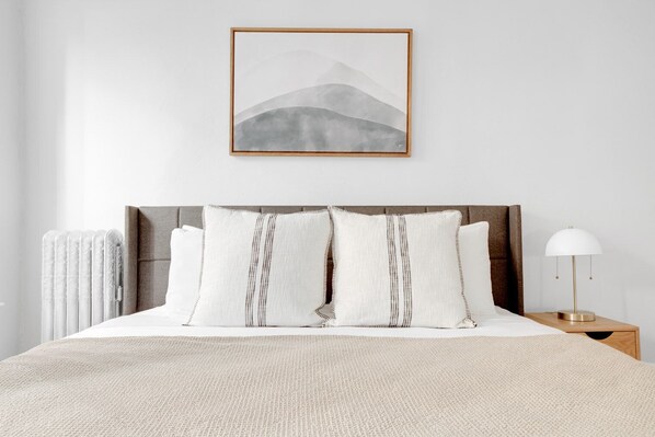 3 chambres, fer et planche à repasser, Wi-Fi, draps fournis