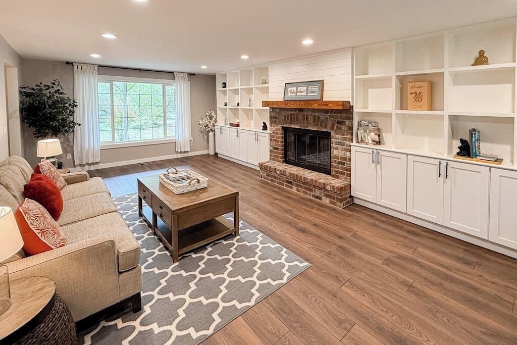 TV, DVD player, offices