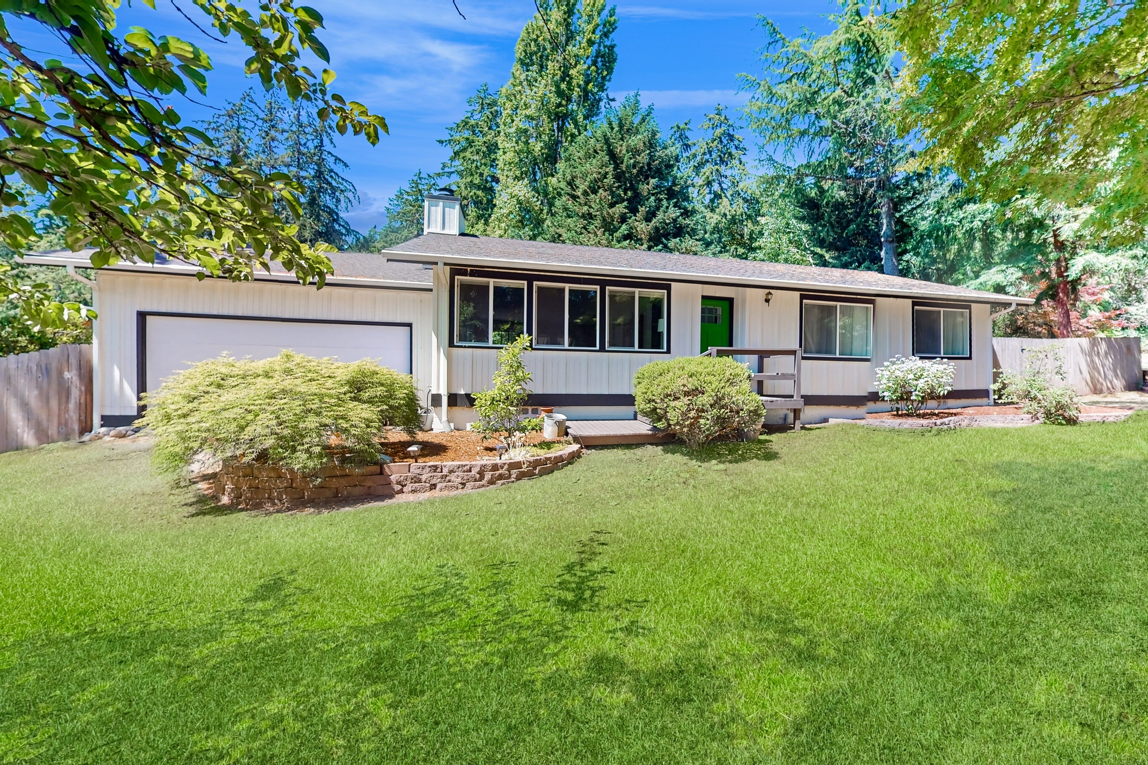 Beautiful Farmhouse-Chic Retreat | Large Fenced Yard & Chef's Kitchen
