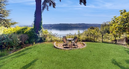 Luxe Home with patio & Cascade Mountain & lake views