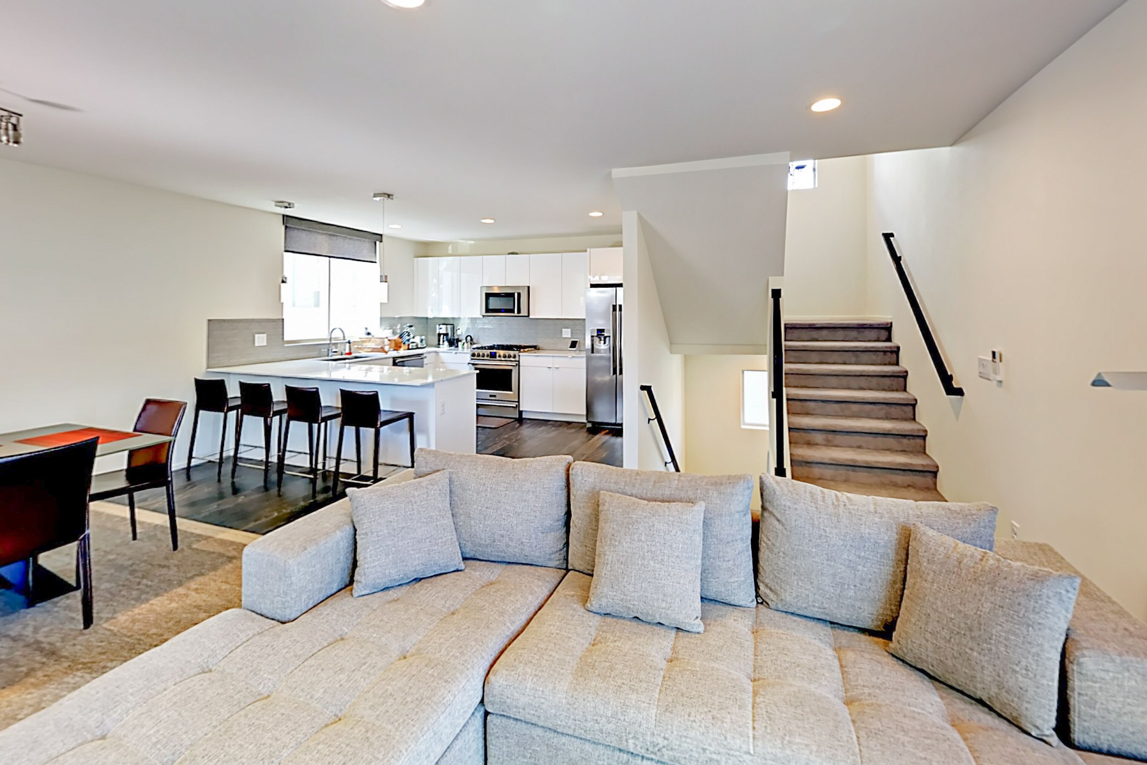 New Georgetown Getaway w/ Rooftop Patio, Skyline & Mt. Rainier Views