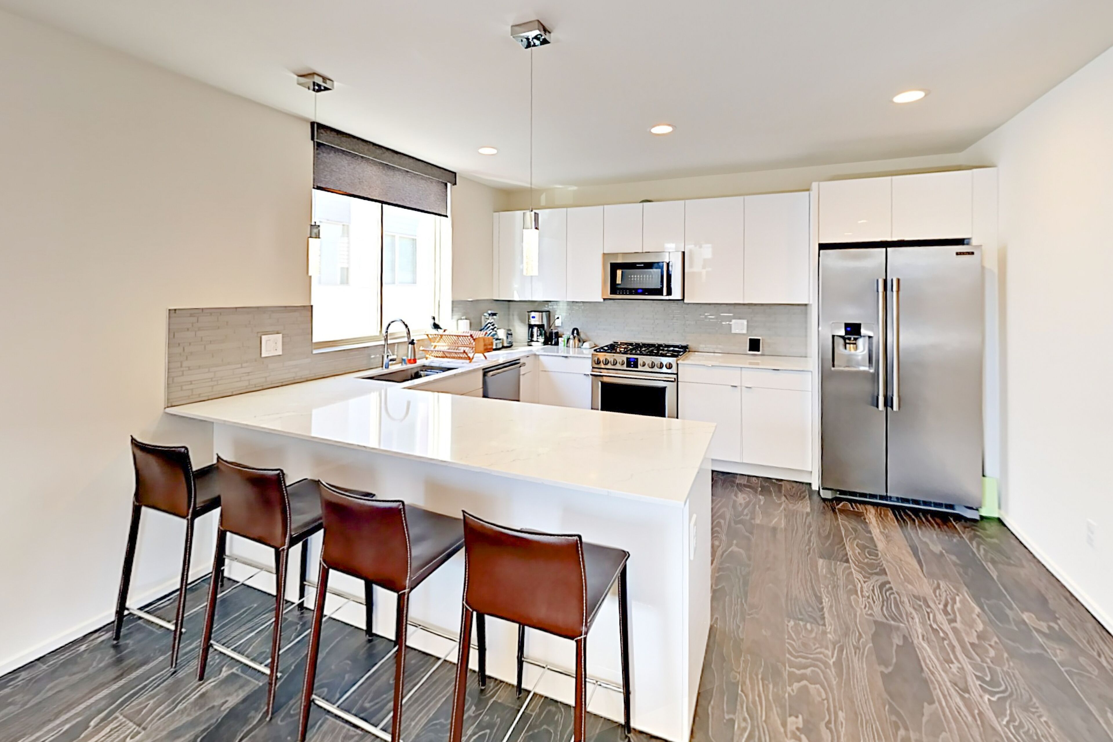 New Georgetown Getaway w/ Rooftop Patio, Skyline & Mt. Rainier Views