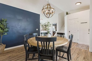 Dining - Spacious Caldwell/Nampa Home | Fire Pit, BBQ Patio, Large Yard | Sleeps 10 (Caldwell)