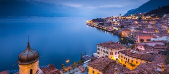 Yellow Apartment Desenzano With Smart TV, Desenzano Del Garda, Italy