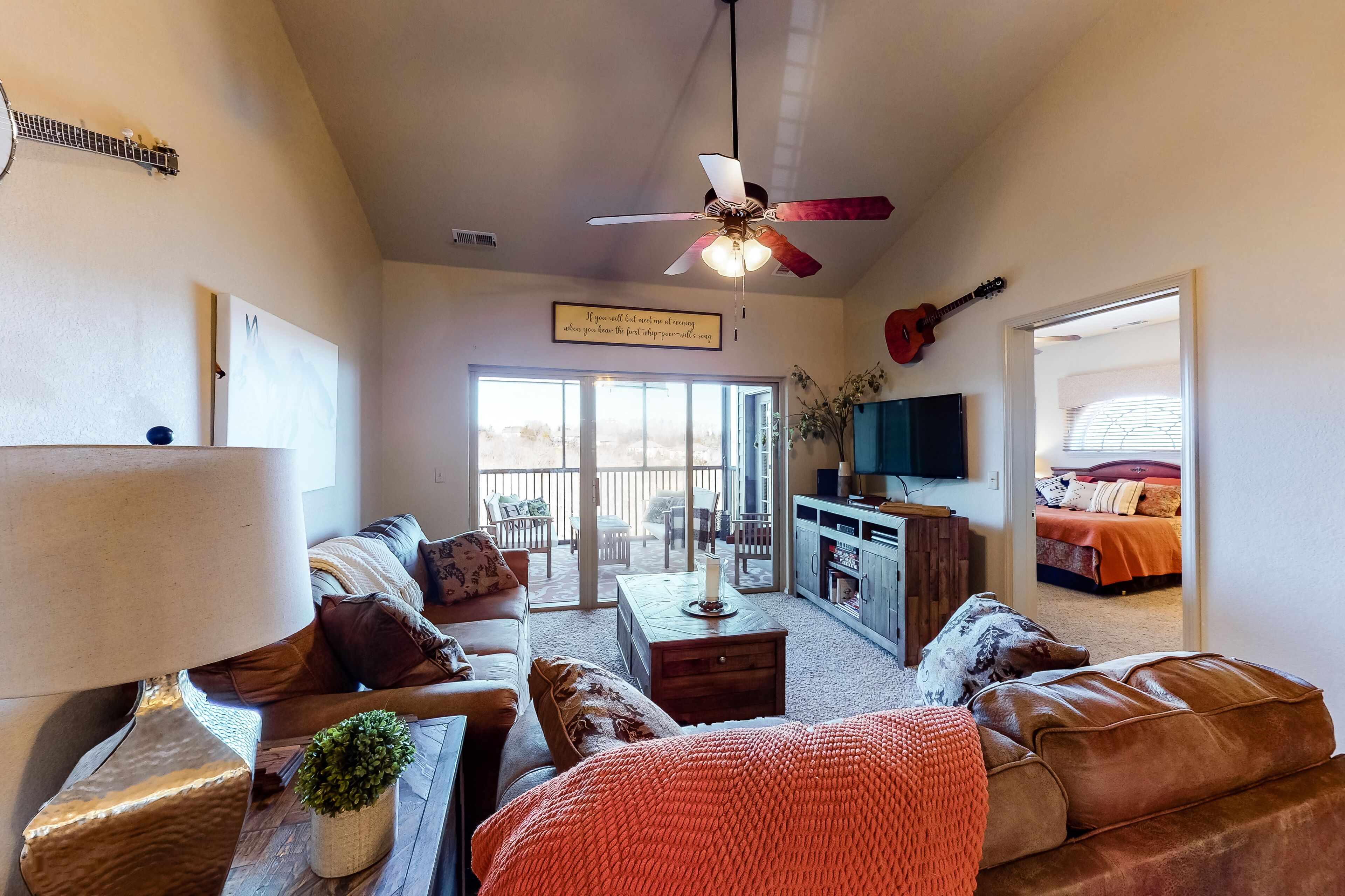 Golf course adjacent getaway with WiFi, balcony, pool, central air conditioning