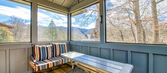 Stylish dog-friendly cottage with modern feel, fast WiFi, ideal location & more