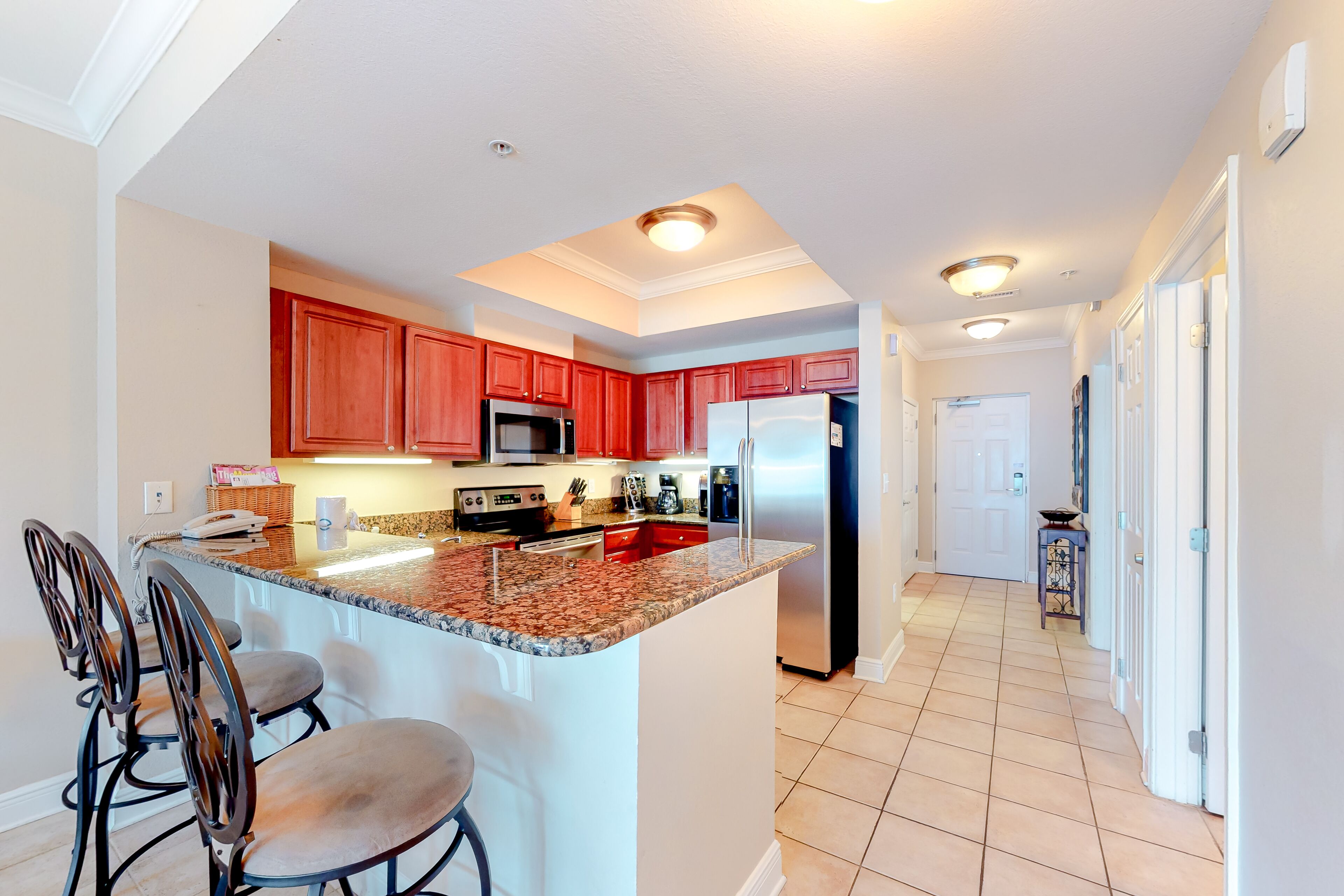 Wonderful coastal condo with pools, hot tubs, sauna & balcony