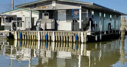 Ms. Lou Houseboat in Venice, LA - Coast & Canyon Outfitters