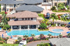 Lämmitetty uima-allas