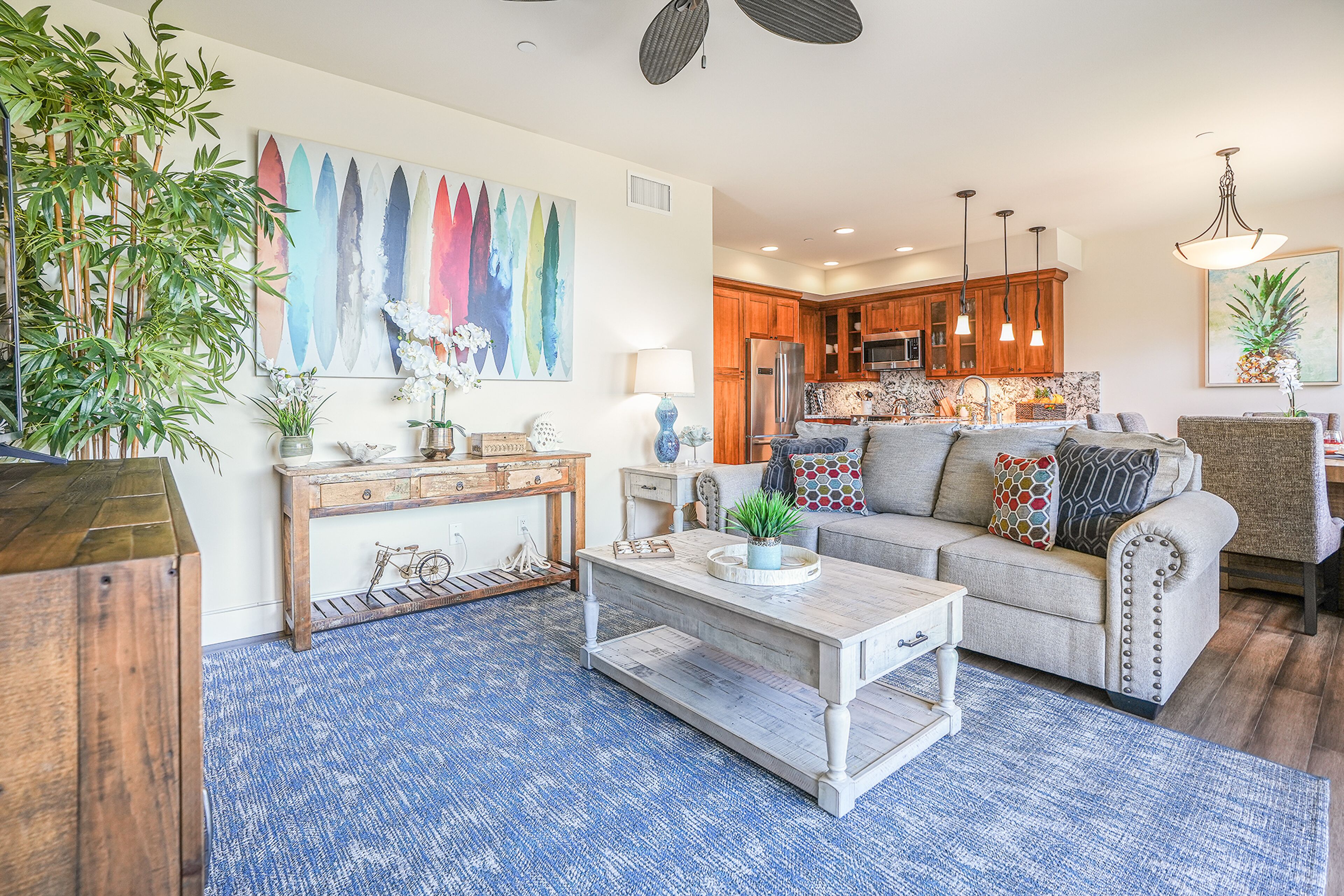 Ocean view condo with free WiFi, central ac, lanai, & onsite pool/spa/gym