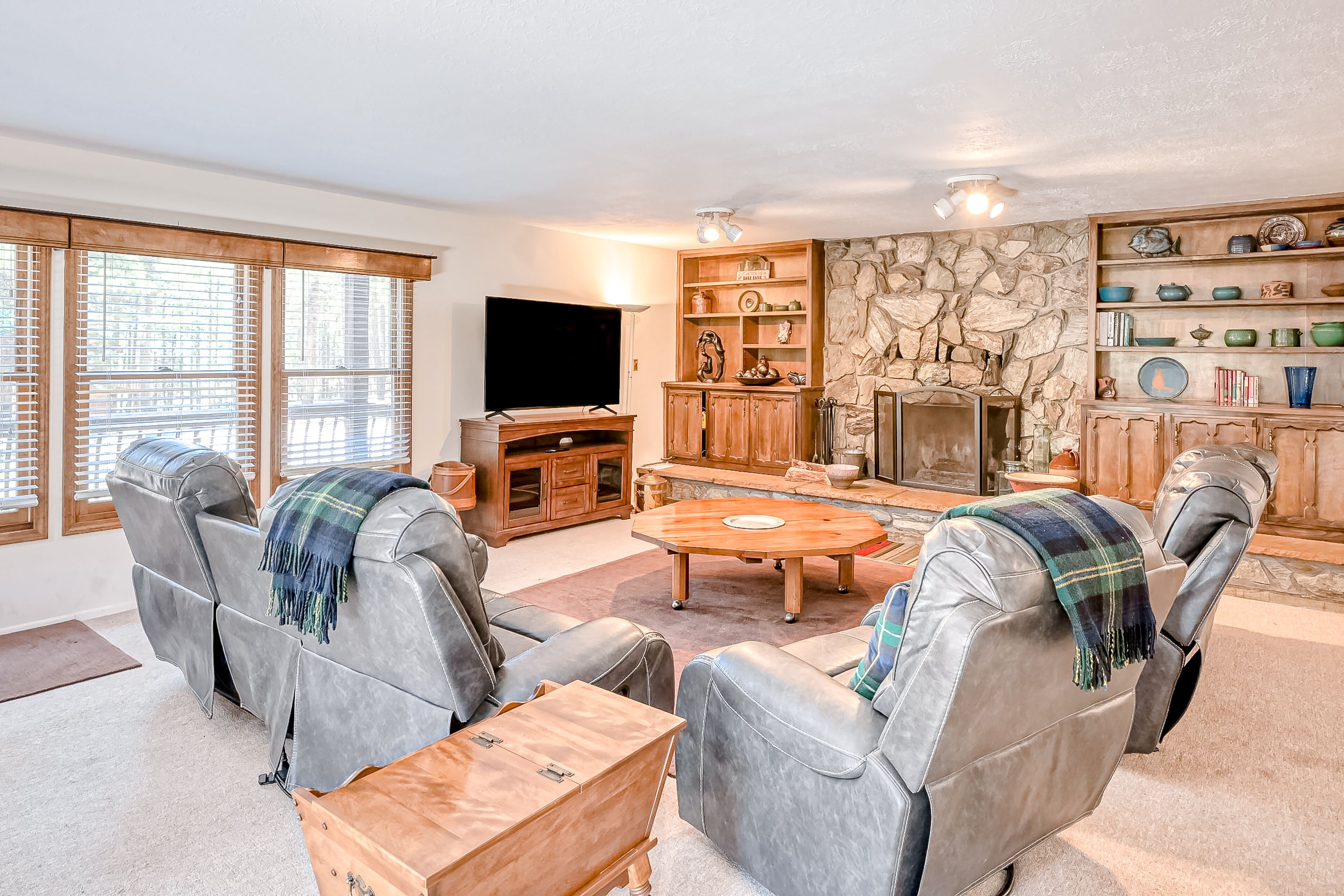 Spacious Home with Great Access, High-Speed WiFi, Wood-Burning Fireplace, & Deck