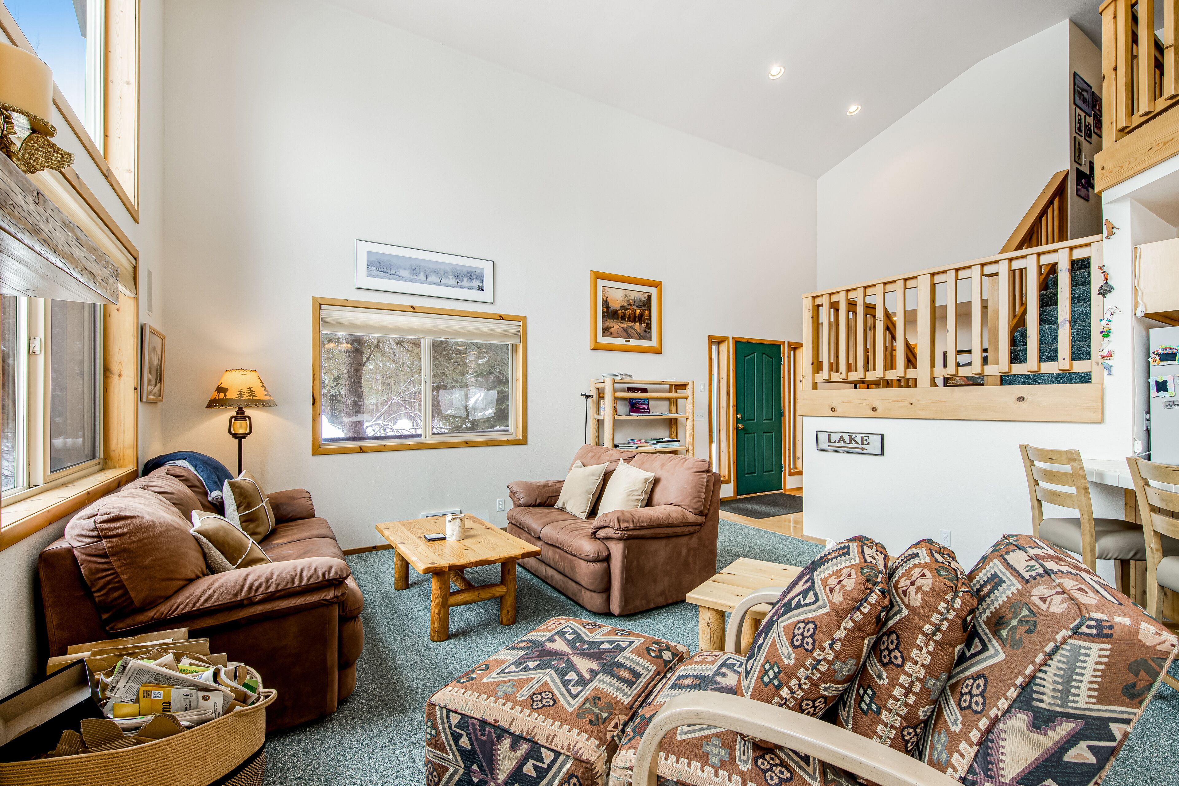 Cottage with gas grill, WiFi, fireplace, access to hot tub, pool, tennis court