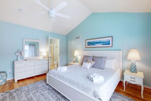 3 bedrooms, iron/ironing board, internet, bed sheets