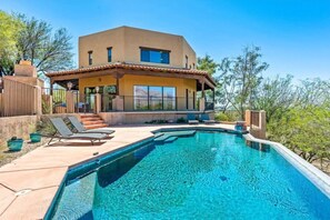 A heated pool - Casa Chakras: 360 Views, Pool & Firepit (Tucson)