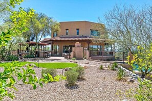 Exterior - Casa Chakras: 360 Views, Pool & Firepit (Tucson)