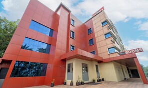 Exterior - Treebo Thoduvas Star Plaza Cochin Airport (Aluva)