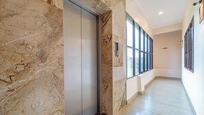 Elevator - Treebo Thoduvas Star Plaza Cochin Airport (Aluva)