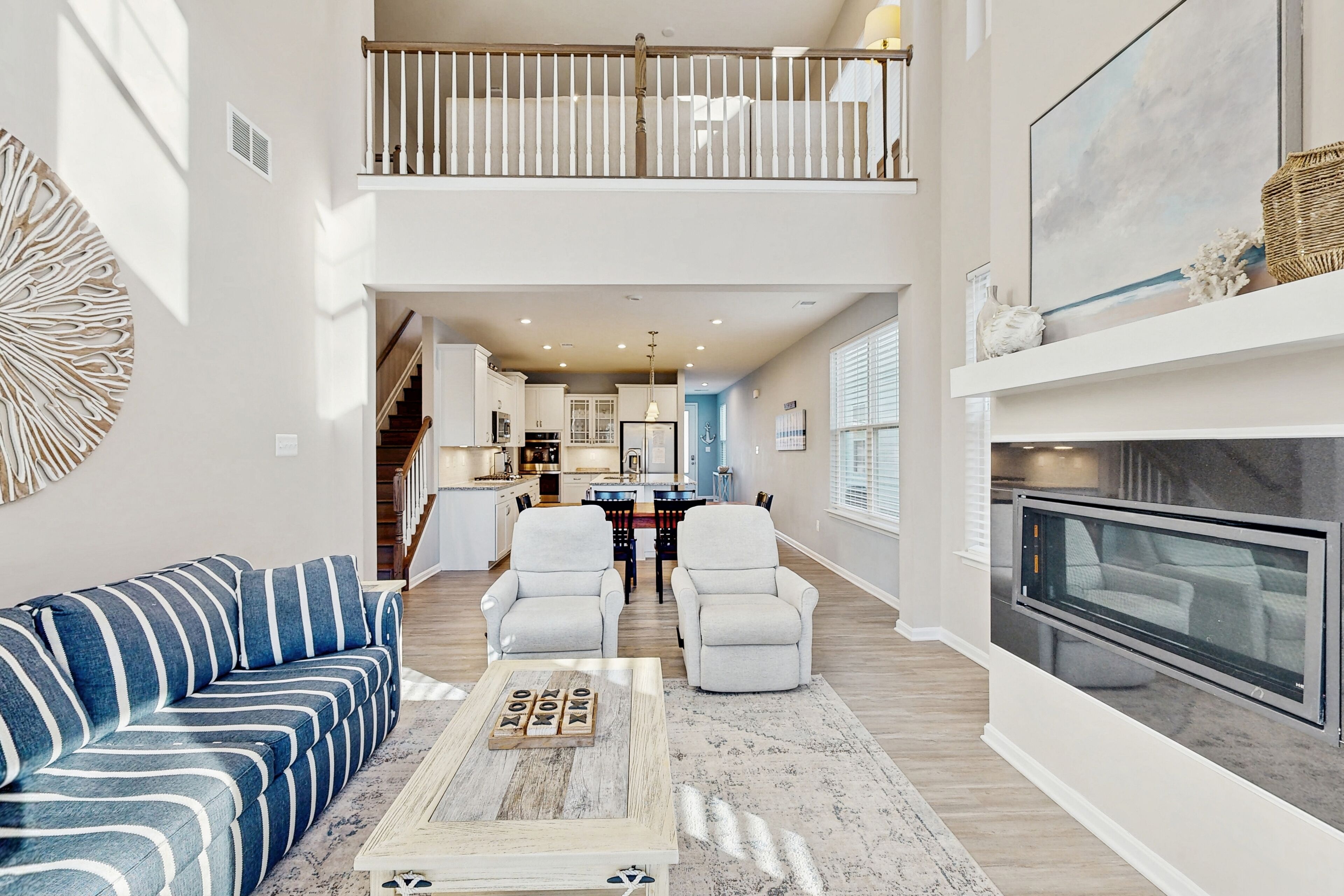 Fernseher, Kamin, Bücher